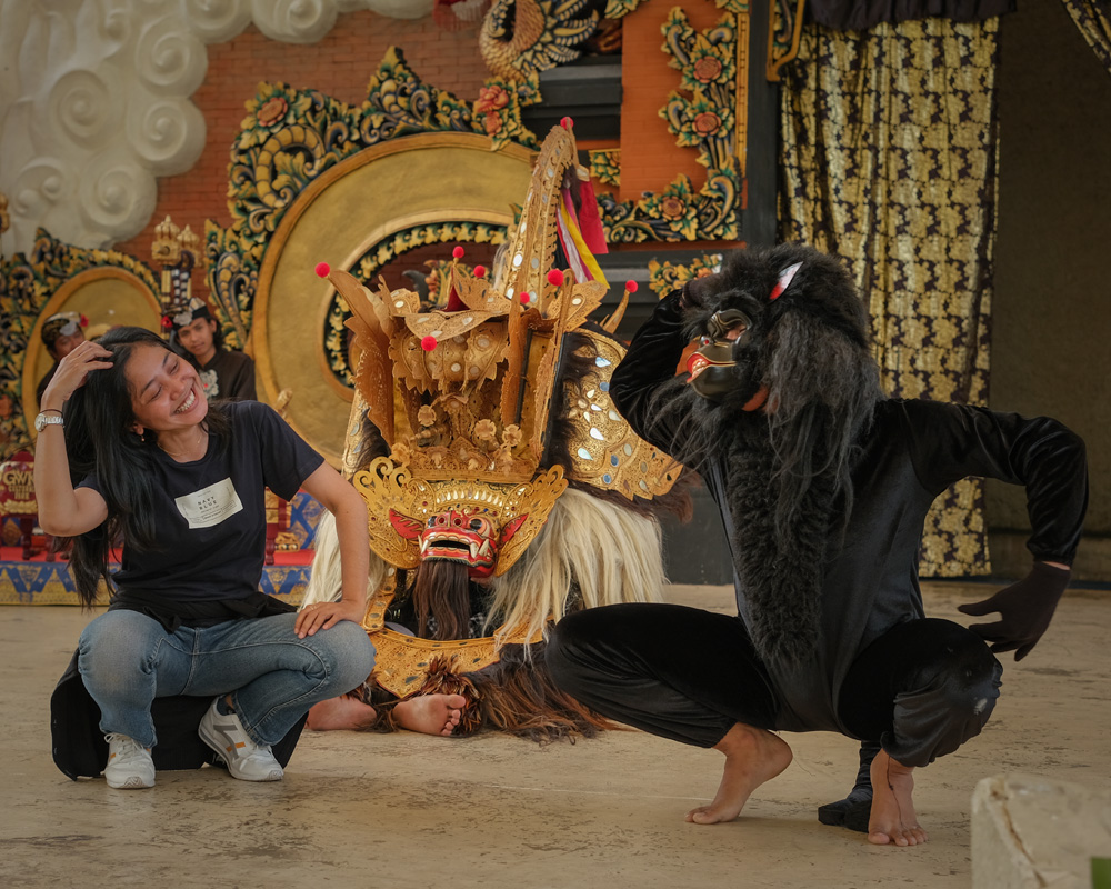 Pertunjukan Tari Barong Ket GWK Bali