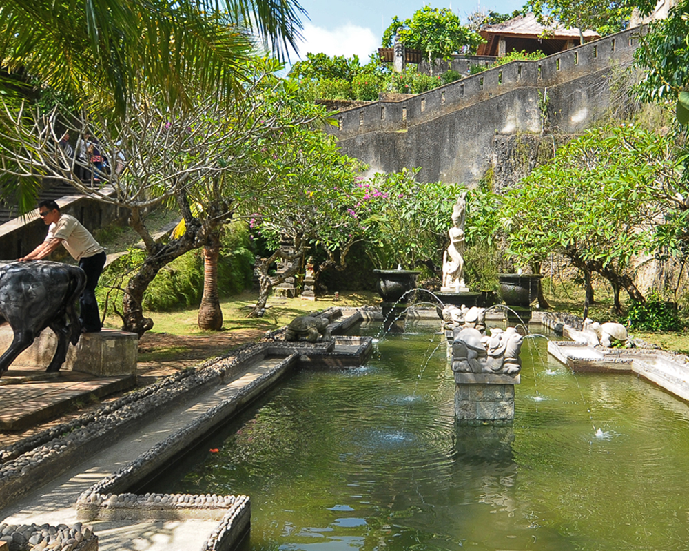 Plaza Kura-Kura GWK Cultural Park tahun 2013