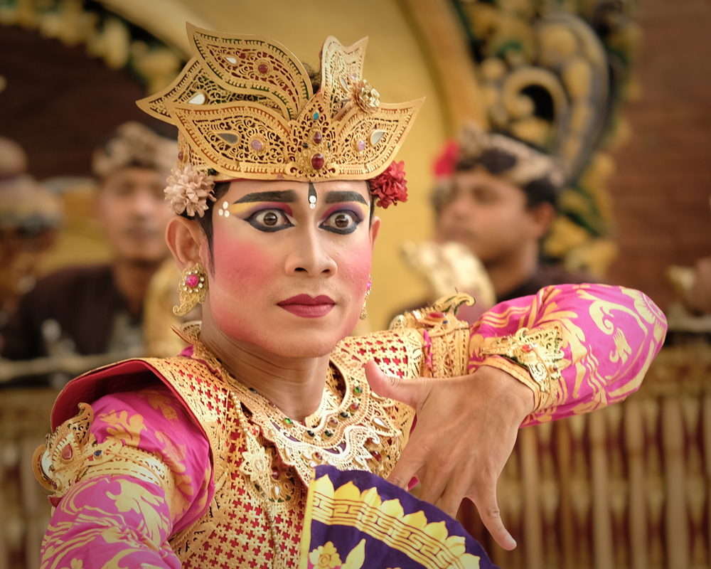 Riasan wajah Tari Kebyar Duduk di Garuda Wisnu Kencana Cultural Park