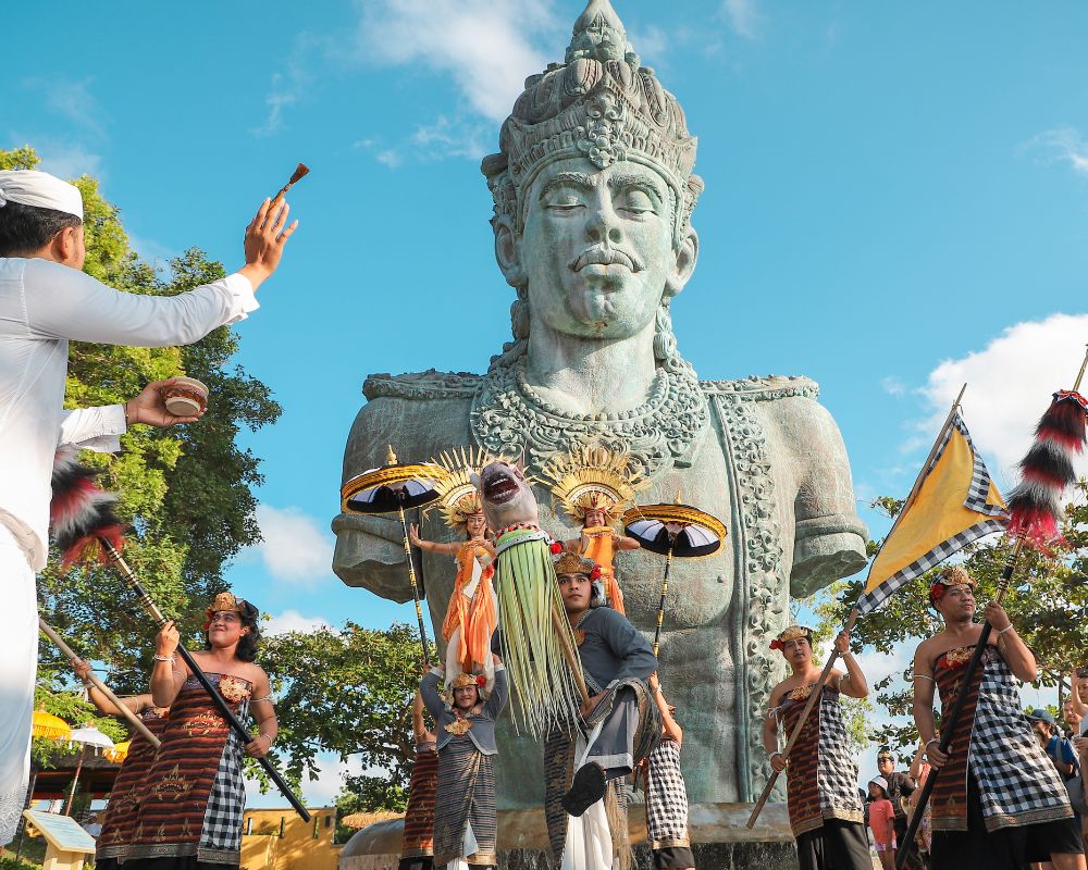 Parade Budaya Bali di GWK Cultural Park: Menggabungkan 2 Keindahan Seni  Pertunjukan Bali