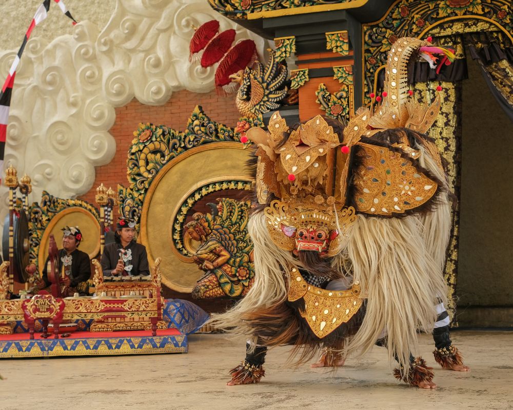 Pertunjukan Kesenian Bali - Tari Barong di Amphitheater