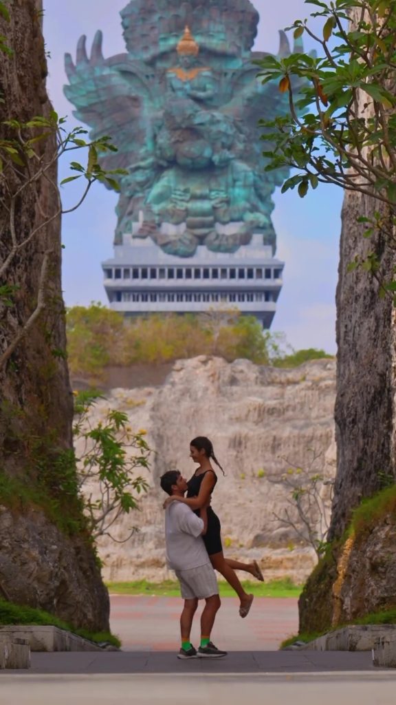Foto prewedding di Tebing ikonik GWK Bali
