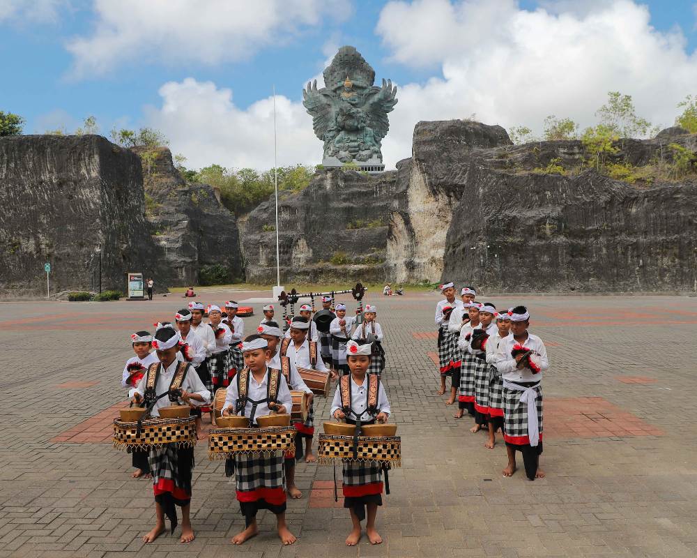 Lomba Marching Band Kirab Budaya SD No. 4 Jimbaran Hari Kemerdekaan Republik Indonesia di GWK Bali