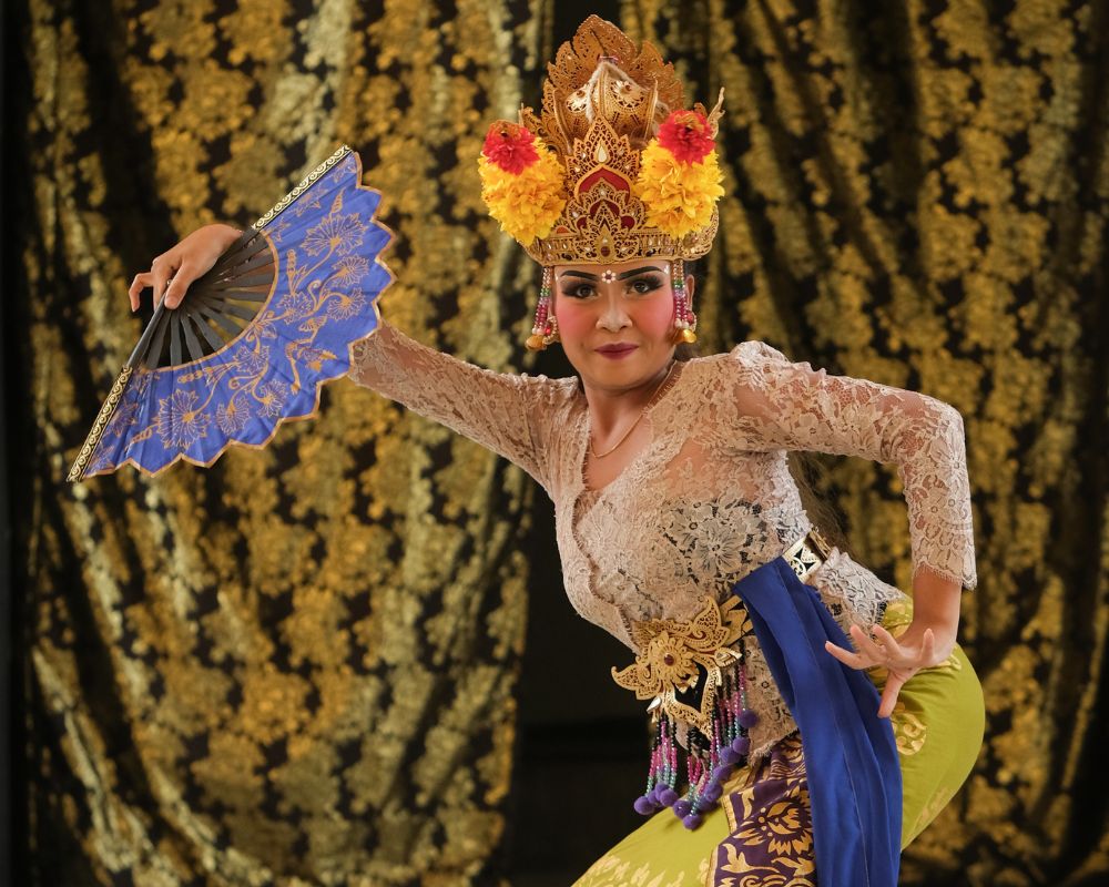 Joged Bumbung, Pesona Budaya Tari Bali yang Memikat di GWK Cultural Park