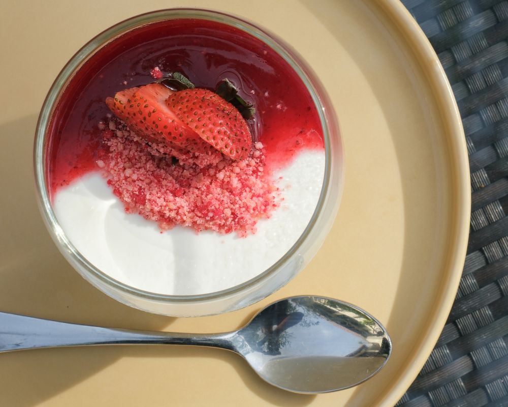 Lemon Grass Panna Cotta di Jendela Bali Restaurant, perpaduan asam dan manis untuk menyejukan hari panasmu