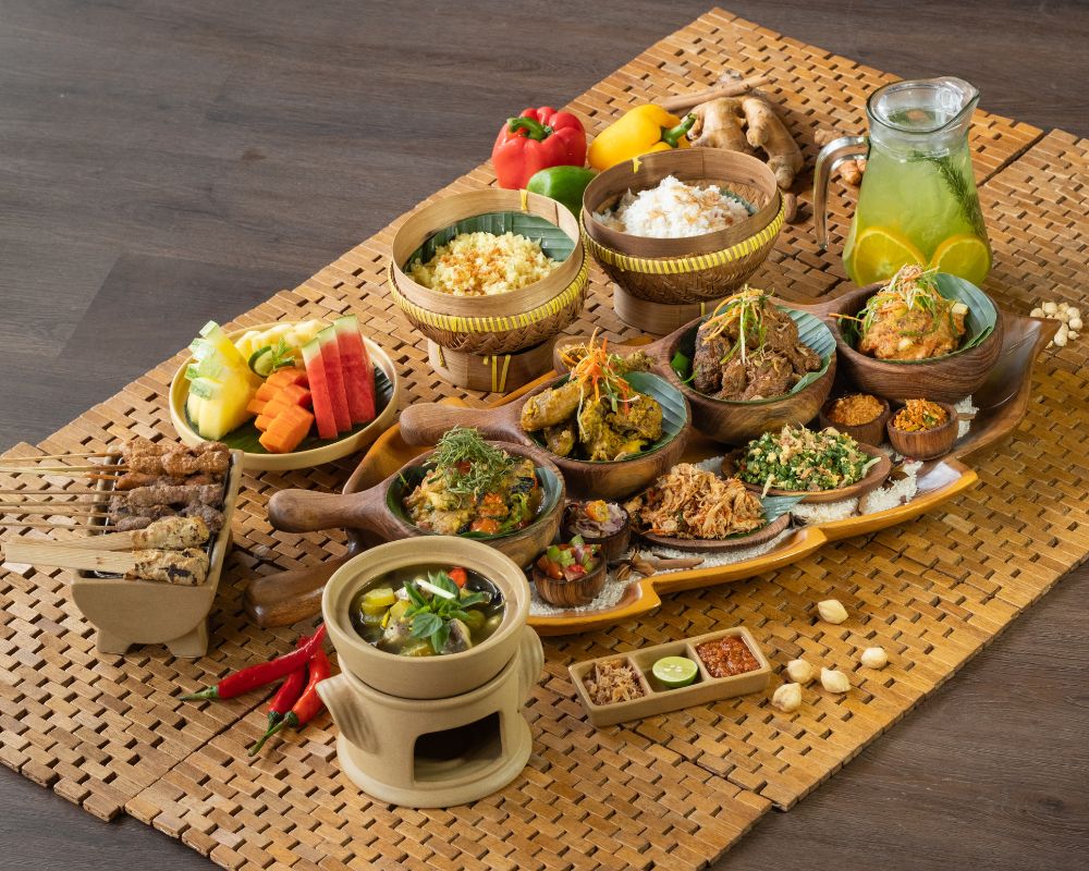 Nusantara Platter, Menjelajahi Makanan Nusantara dalam Satu Nampan di Jendela Bali Restaurant