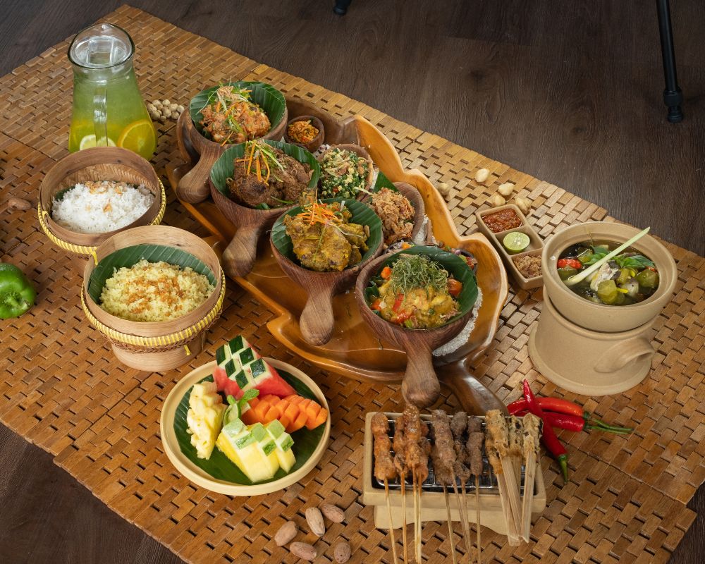 Nusantara Platter, Menjelajahi Makanan Nusantara dalam Satu Nampan di Jendela Bali Restaurant