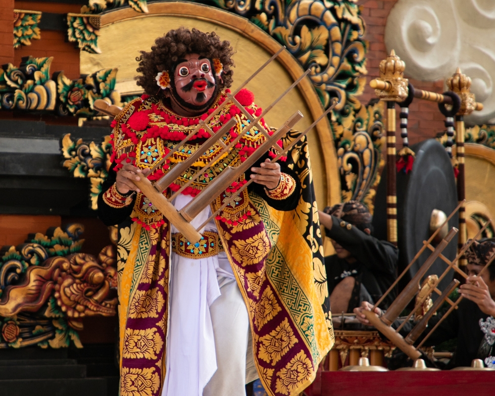 Bertualang sambil Menikmati Harmoni Angklung, Alat Musik Tradisional yang Memikat di GWK Bali