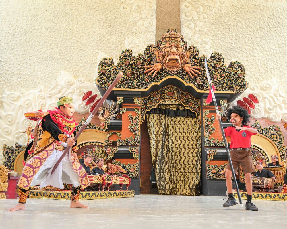 Para Siswa_i SD 8 Jimbaran di Amphitheater (3)