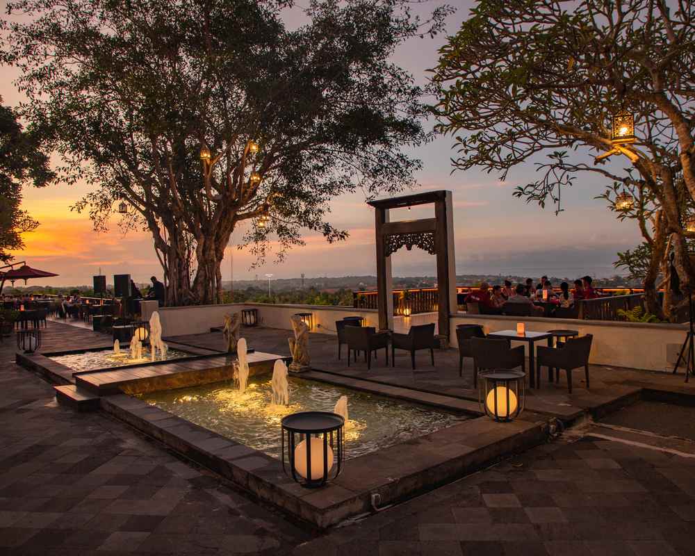 dinner in uluwatu