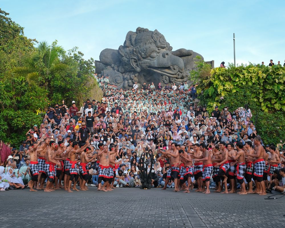 tari kecak