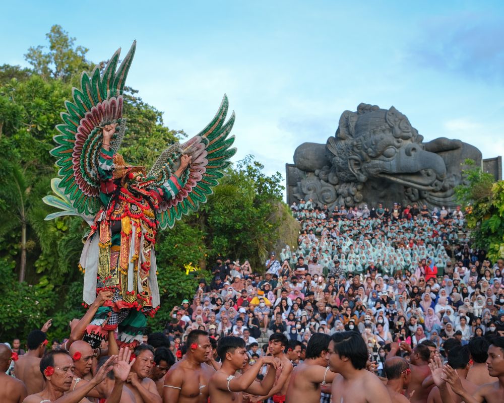 tari kecak