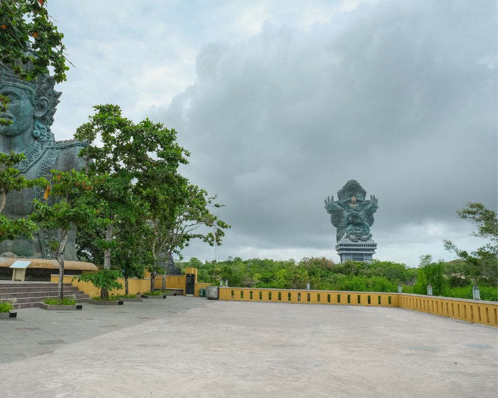 patung tertinggi di dunia