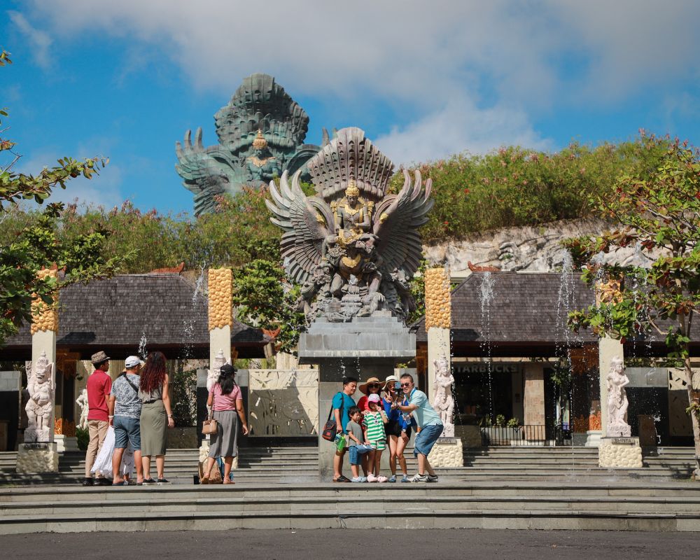 patung tertinggi di dunia