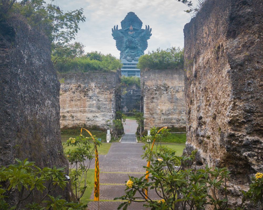 patung tertinggi di dunia