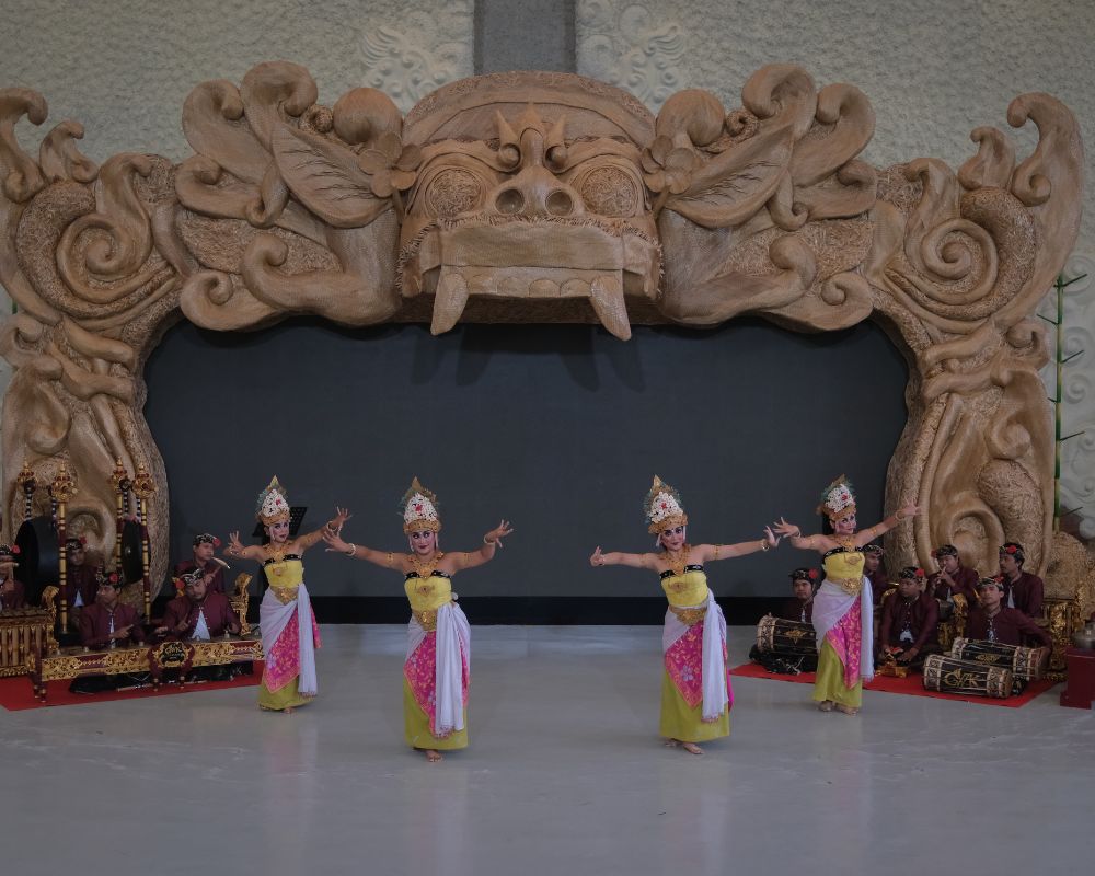 pertunjukan di bali