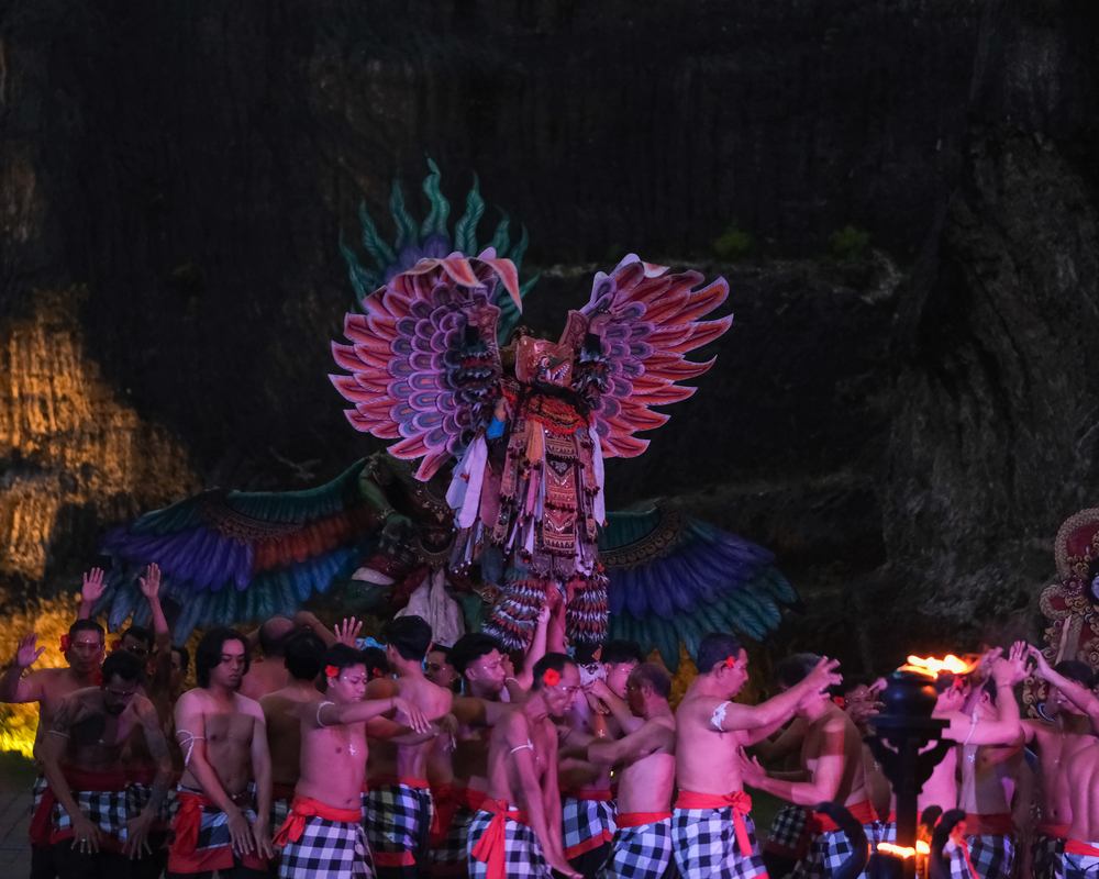 kecak dance uluwatu