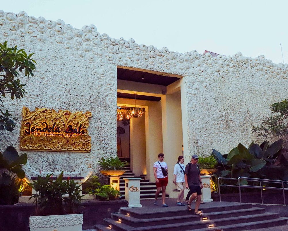 Restoran di bali dengan pemandangan indah