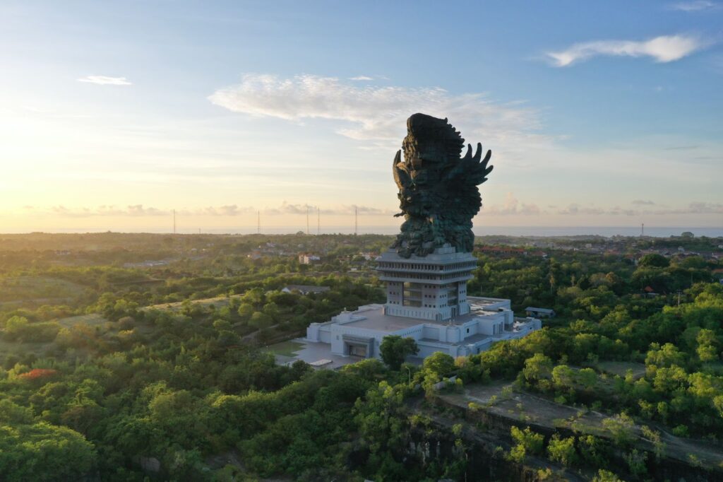 patung indonesia