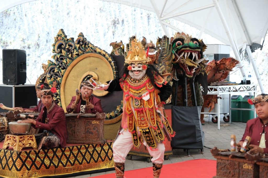 seni pertunjukan
