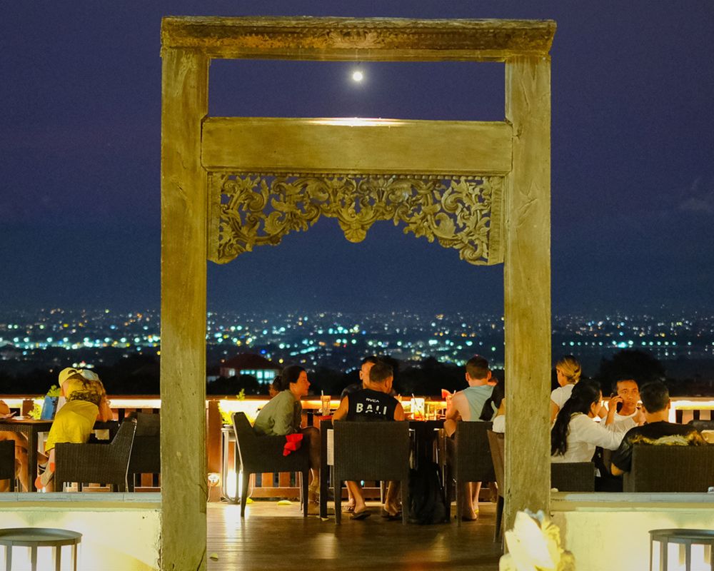 sunset dinner di bali