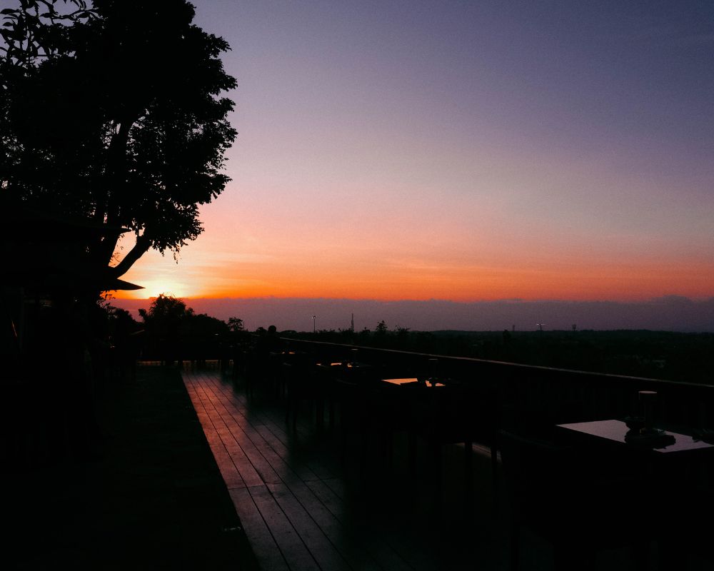 sunset dinner di bali