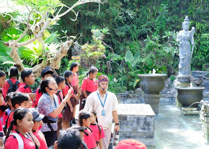 field trip sekolah